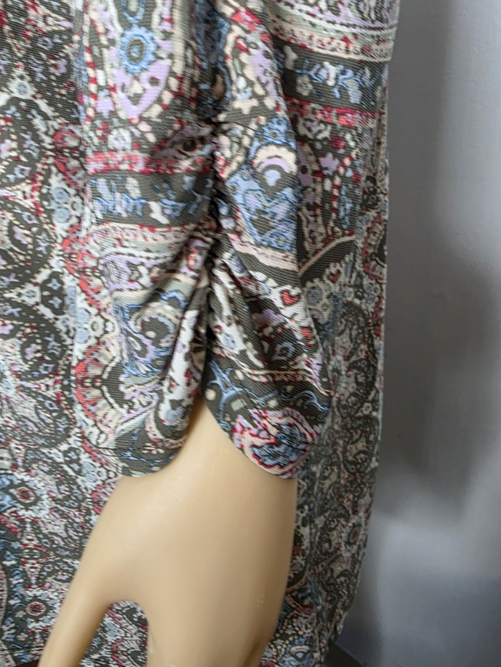 Westport Women's  Floral Knit Top in Light Green with Pink Accents Size US/2X - Picture 8 of 11